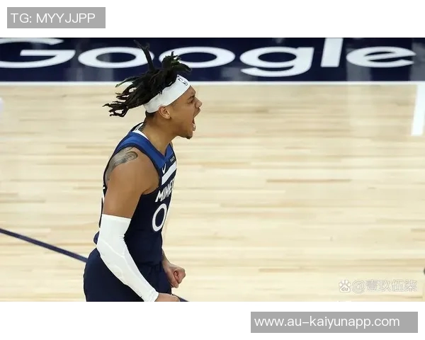 小香农替补出战17分钟狂砍18分全场7投全中展现超强实力